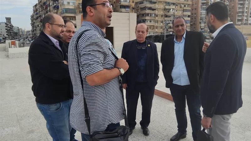 وفد الأطباء خلال