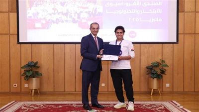 وزير الاتصالات يُكرّم الفرق المصرية الفائزة بـ 68 جائزة 