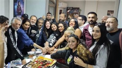 فريق عمل مسلسل «السرايا الصفرا» يحتفل بأول يوم بروفات