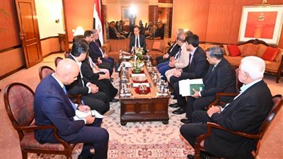 وزير الخارجية يلتقي قيادات غرف التجارة والصناعة ومسؤولي كبرى الشركات الباكستانية