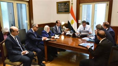  وزير الصحة يبحث مع الرئيس التنفيذي لمدينة اللقاحات مستجدات المشروع