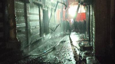 محافظ الدقهلية يتابع جهود السيطرة على حريق مخزن سوق الخواجات بالمنصورة