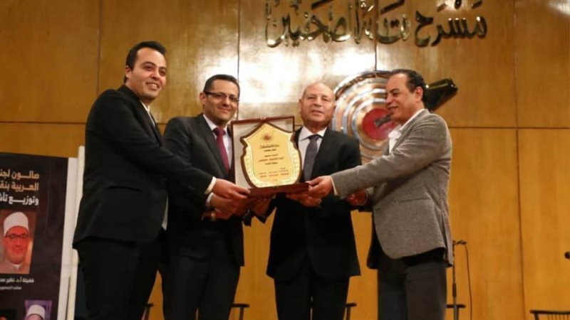 محافظ القاهرة يلتقي