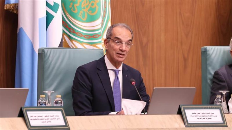 الدكتور عمرو طلعت