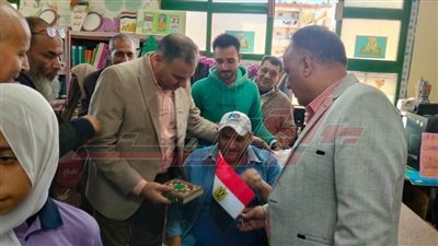 توزيع الهدايا والأعلام علي ذوي الهمم احتفالا باليوم العالمي للإعاقة