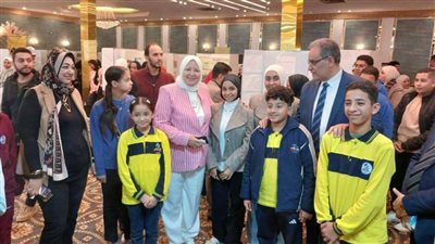 وكيل وزارة التعليم ببني سويف تُكرِّم الطلاب الفائزين بمسابقة ISEF