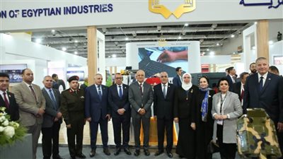 لجنة الدفاع بمجلس الشيوخ تزور معرض 