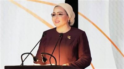 السيدة انتصار السيسي: شعارنا اليوم للهلال الأحمر المصري 