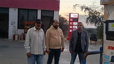 حملات تموينية مكثفة لتموين برج العرب على محطات تمويل السيارات 