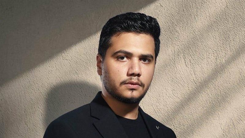 الفنان عمر محمد رياض