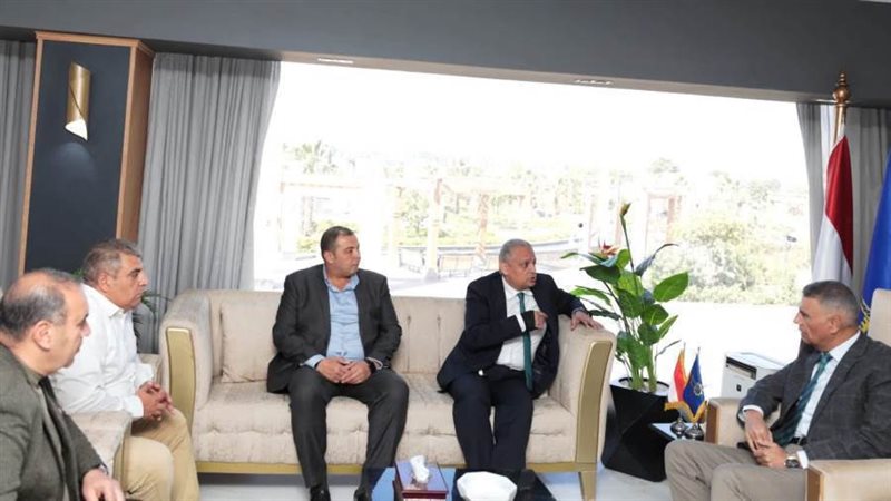 محافظ أسوان ورئيس