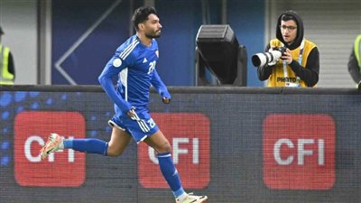 يوسف ناصر يسجل أول أهداف الكويت أمام الأردن بكأس العرب