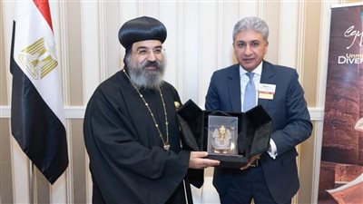 وزير السياحة والآثار يلتقي بالأسقف العام للكنيسة القبطية خلال زيارته لأمريكا