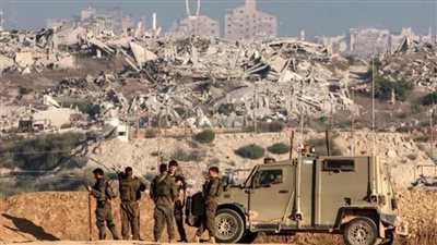 جيش الاحتلال يستهدف مسلحًا بزعم اجتيازه الخط الأصفر جنوب غزة