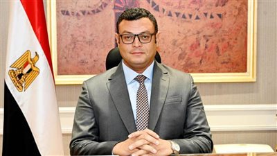 دفع العمل بمشروعات الطرق بمواقع 