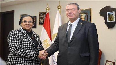 المستشارة أمل عمار تستقبل سفير فلسطين بالقاهرة لتعزيز آفاق التعاون