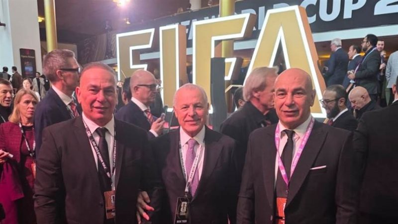 أبو ريدة مع التوأم