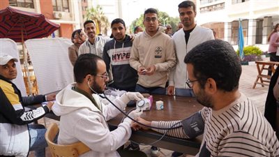 لتعزيز الوعي الصحي.. خيمة طبية ودورة للإسعافات الأولية بجامعة سوهاج