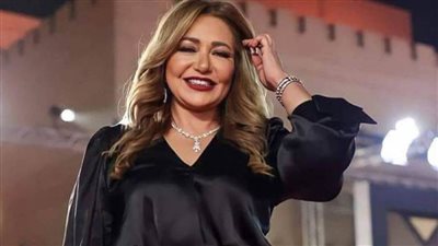 ليلى علوي تشيد بـ