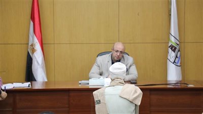 رعاية صحية وحماية اجتماعية لبعض الحالات الإنسانية من الأولى بالرعاية ببني سويف