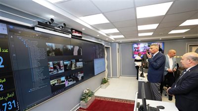 محافظ أسوان يتابع سير العملية الانتخابية لجولة الإعادة للمرحلة الأولى 