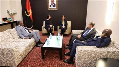 وزير الخارجية ونظيره الأنجولي يبحثان التعاون في القضايا الإقليمية المشتركة