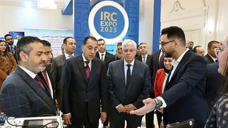 رئيس الوزراء يشهد