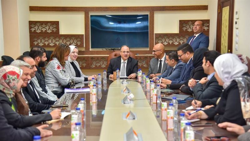 علي الغمراوي مع ممثلي