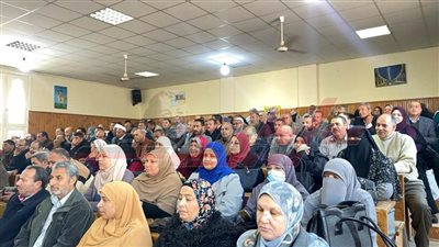 رئيس المنطقة الأزهرية بكفر الشيخ يبحث تجهيزات لجان الامتحانات بالمعاهد