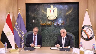 وزير الاتصالات والنائب العام يوقعان بروتوكول تعاون لتنفيذ 10 مشروعات للتحول الرقمي بالنيابة العامة