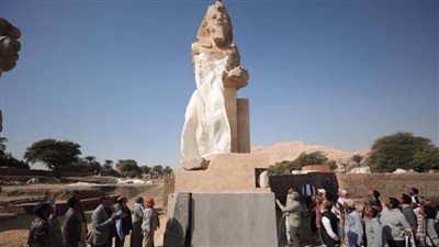 وزير السياحة والآثار يشهد إزاحة الستار عن تمثالين ضخمين للملك أمنحتب الثالث بعد ترميمهما بالأقصر