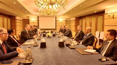 وزير البترول ببحث مع نظيره العراقي أهمية البناء في مجال الطاقة