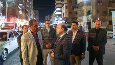 في جولة ليلية.. عبدالمعطي يتفقد عددًا من شوارع كفر الشيخ