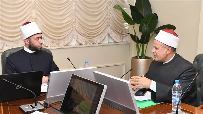 وزير الاوقاف مع مدير