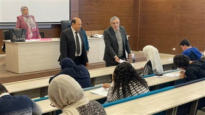 نائب رئيس جامعة بنها الأهلية للشئون الأكاديمية يتابع سير الامتحانات 