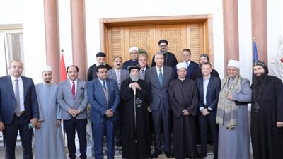 محافظ أسوان يقدم التهنئة للأخوة الأقباط بمناسبة عيد الميلاد المجيد بمختلف الكنائس