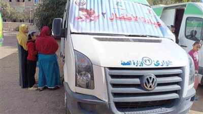 تقديم الخدمات الطبية لـ 1280 مواطنًا خلال قافلة مجانية بقرية طهنشا بالمنيا
