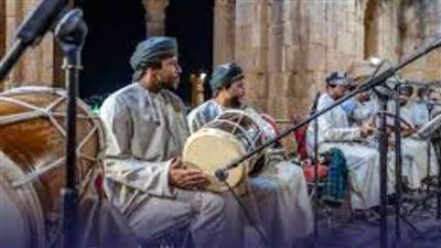 فرقة العطاء العمانية تلفت الأنظار خلال افتتاح معرض القاهرة الدولي للكتاب