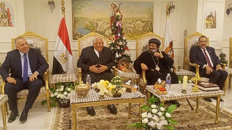 جانب من لقاء محافظ