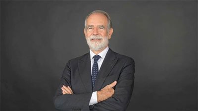  إقالة سفير إسباني بسبب 