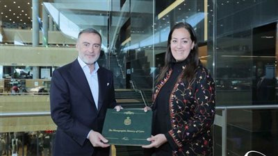  قائد القوات البحرية الإيطالي يزور مكتبة الإسكندرية