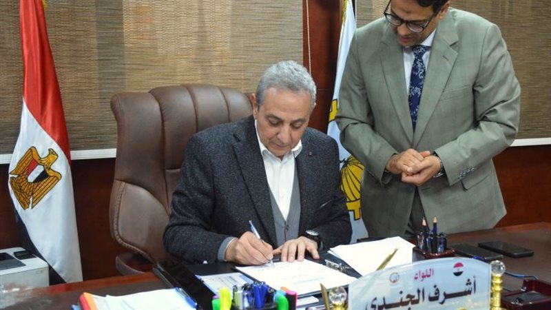 محافظ الغربية خلال