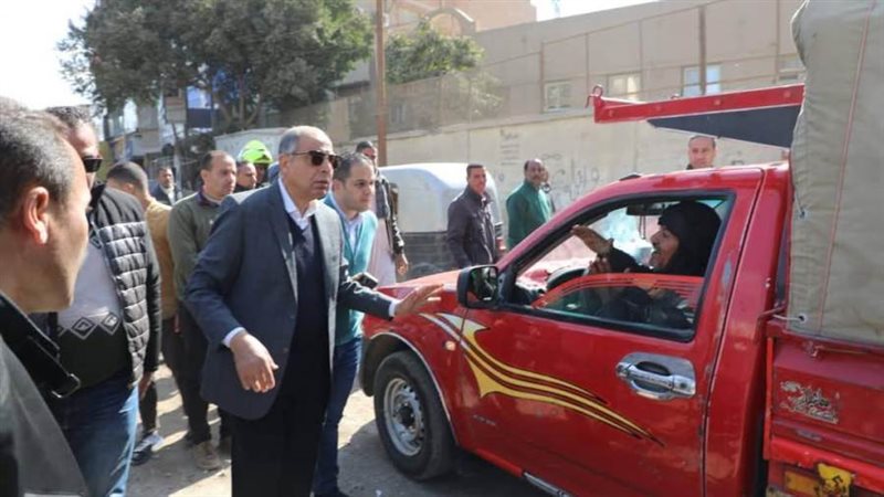 محافظ المنيا خلال