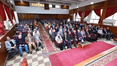 مناقشة عدد من الموضوعات والقرارات الخدمية والتنموية بكفر الشيخ