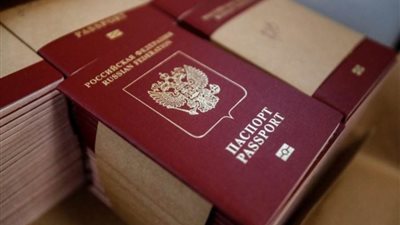 روسيا تصدر جوازات سفر بالمناطق التي سيطرت عليها في أوكرانيا