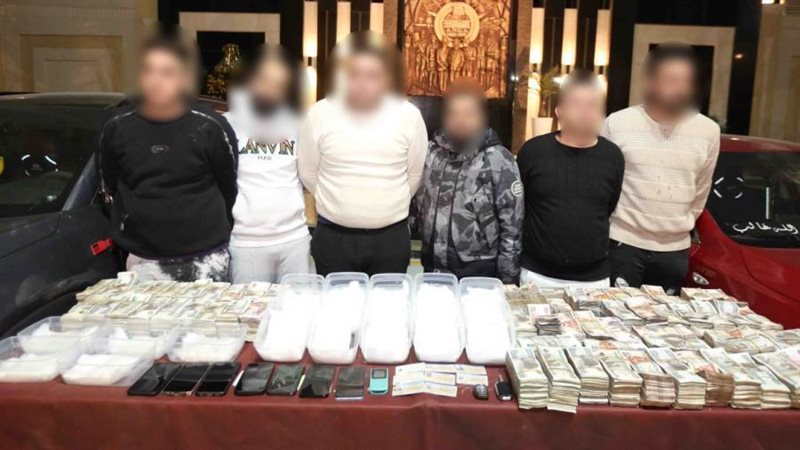 المتهمين والمضبوطات