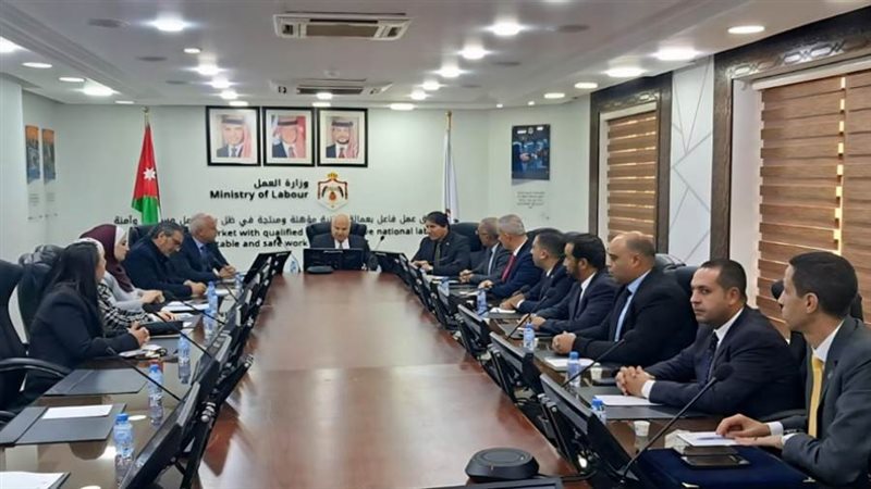 الوزير الأردني خلال