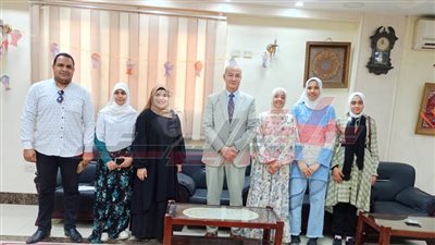 وكيل وزارة الشباب بكفر الشيخ يكرم فريق كرة السلة صم للبنات 