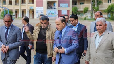 محافظ كفر الشيخ يتفقد عددًا من اللجان الانتخابية لمتابعة جاهزيتها في جولة الإعادة
