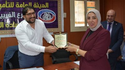 تأمين صحي الغربية يناقش موقف المشروعات وتحسين الخدمات ومنظومة الدواء